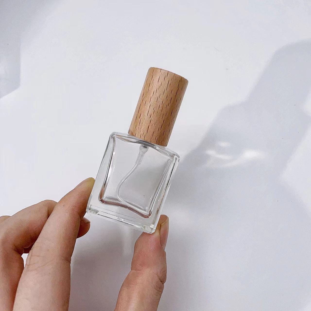 Flacone Spray per profumo in v - Perfume Fragrance Refill recensione e prezzo